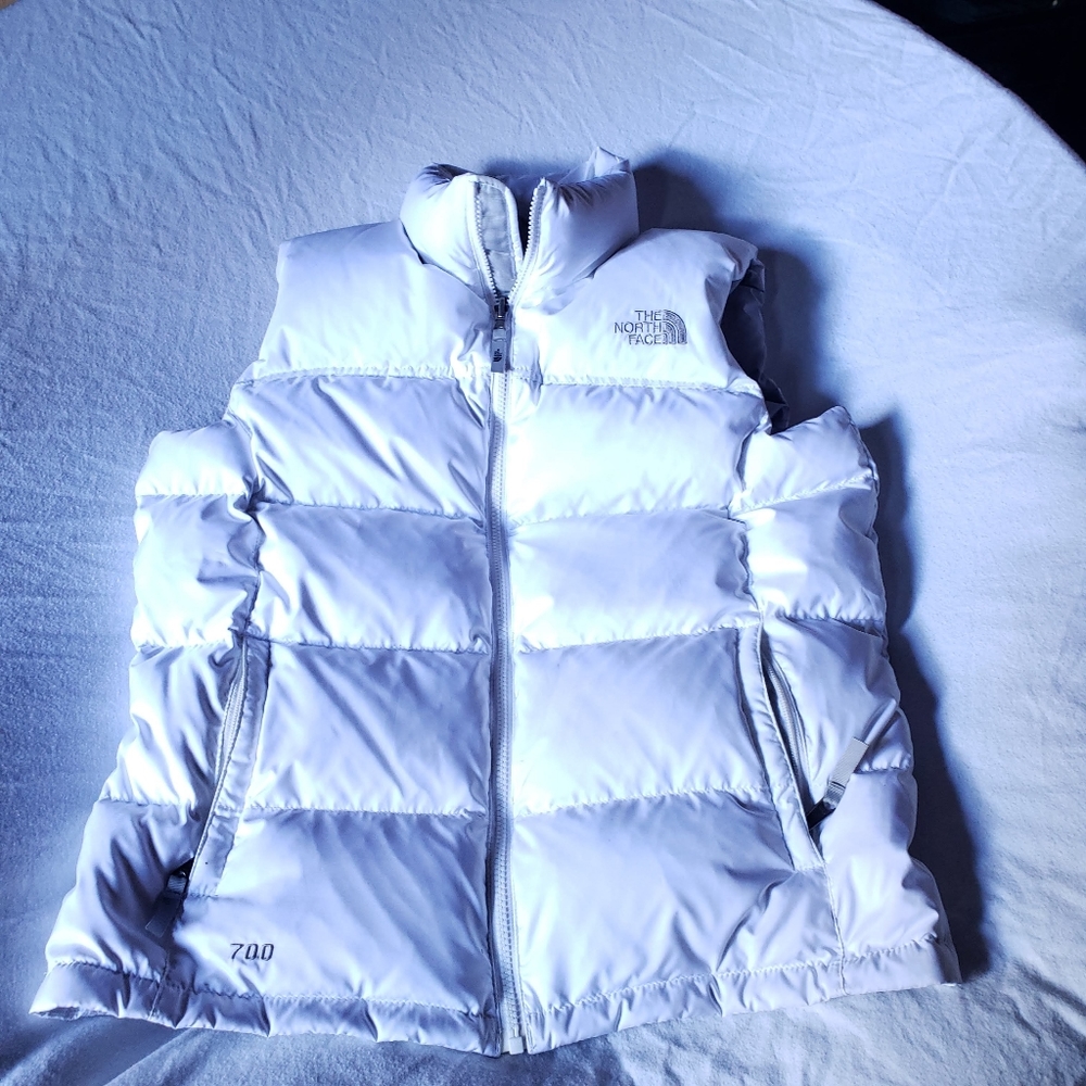 The North Face 700 puffer vest NWOT Wmns Lg